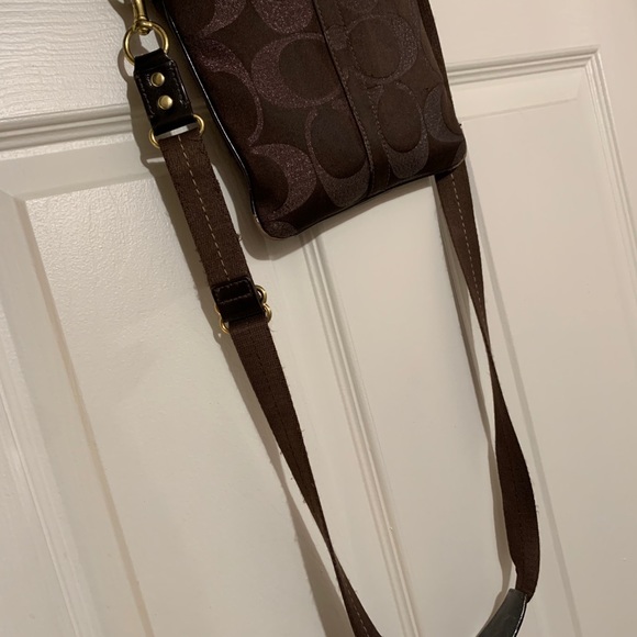 Coach cross-body purse - Picture 2 of 3